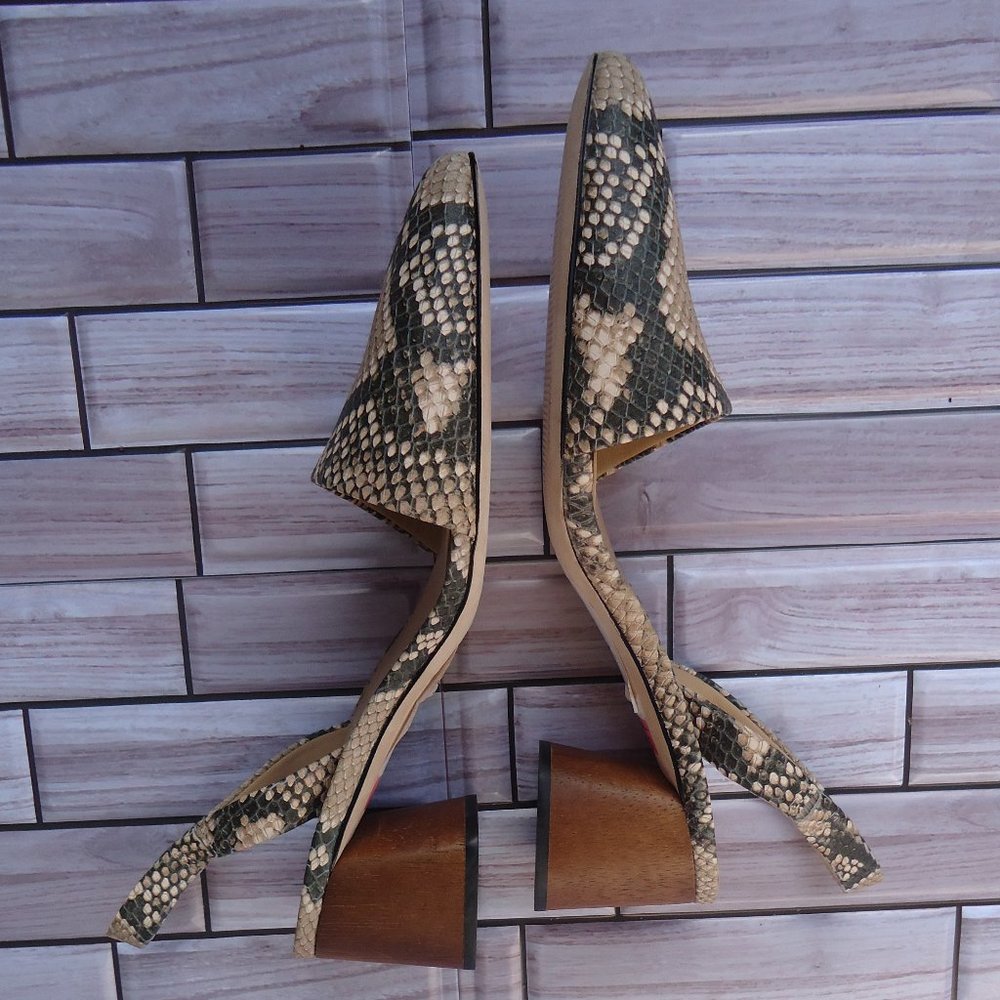 SIZE 6.5. Antonio Melani snakeskin python leather sandals. - Picture 6 of 16